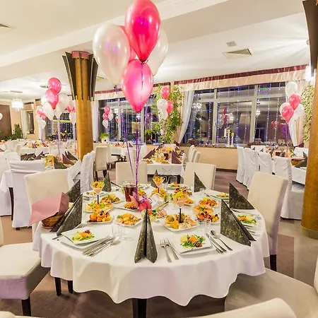 Apartahotel Restauracja Teczowa Luban (Luban)