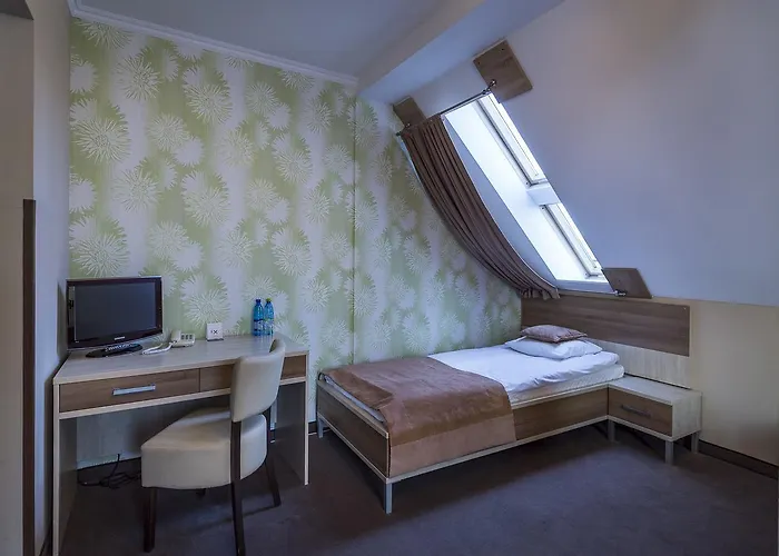 Aparthotel Restauracja Teczowa 3*